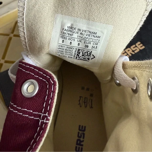 Converse maroon high top sneakers - Picture 4 of 5